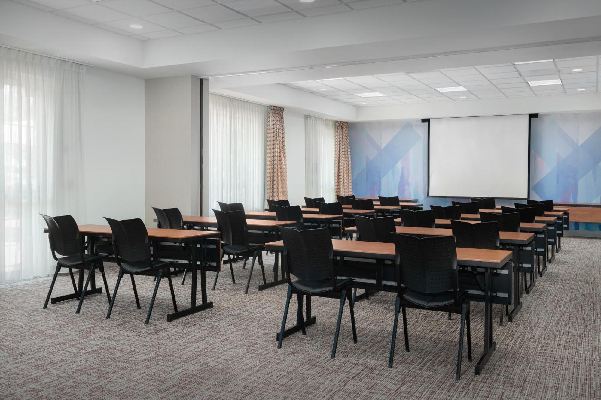 Hilton Garden Inn Уилкс Бар Екстериор снимка