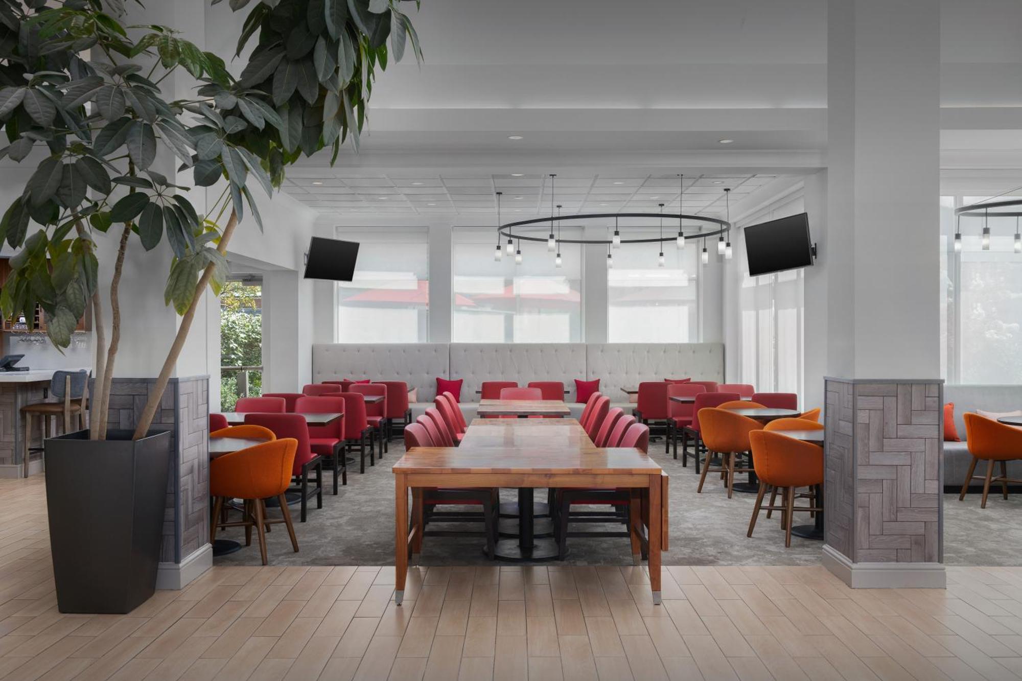Hilton Garden Inn Уилкс Бар Екстериор снимка