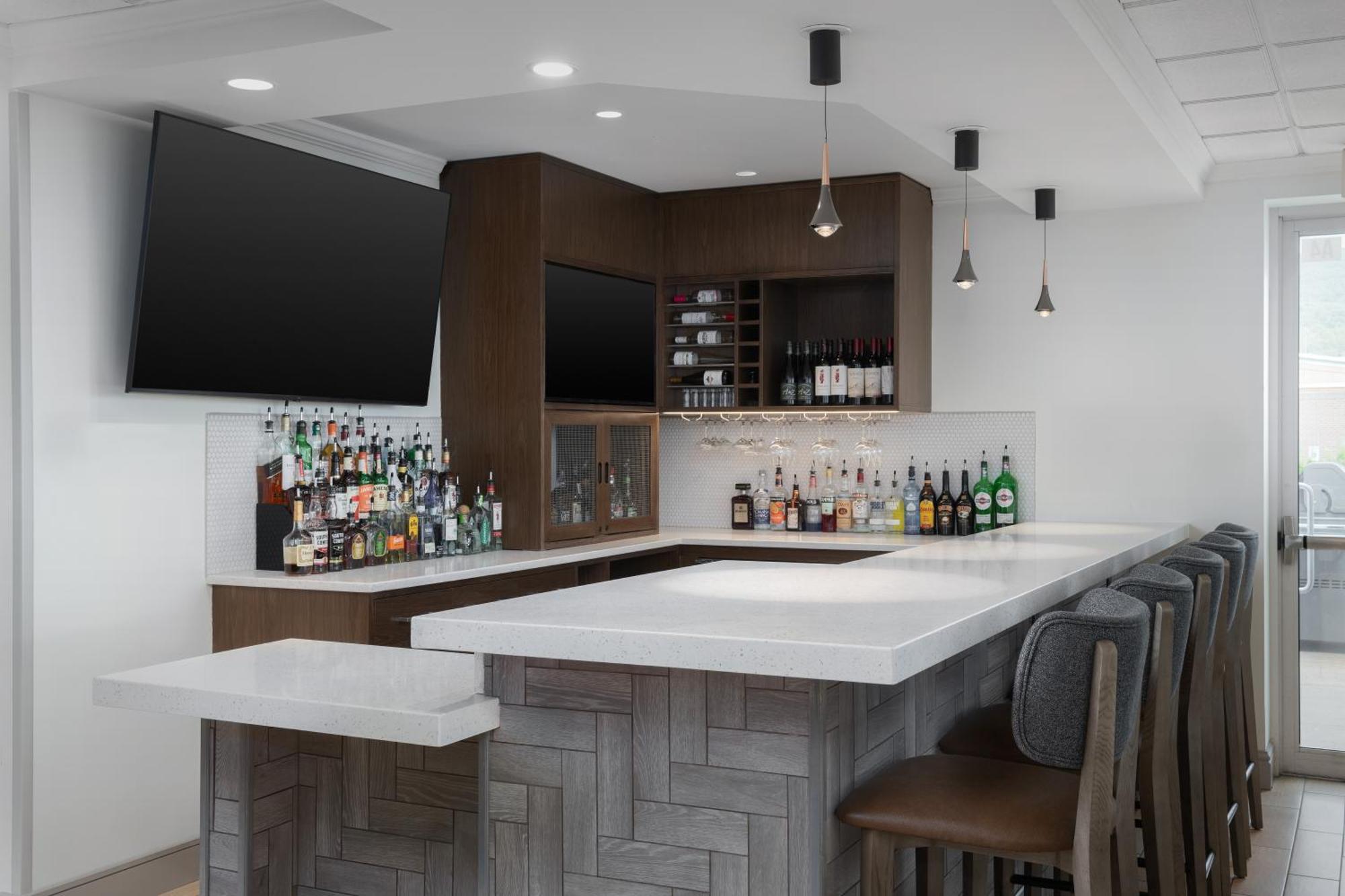 Hilton Garden Inn Уилкс Бар Екстериор снимка